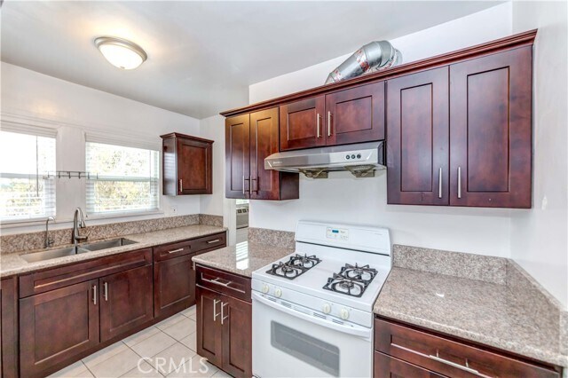 Building Photo - 1308 S Van Ness Ave