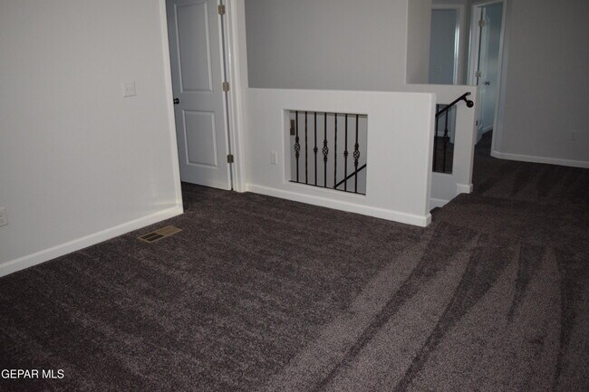 Building Photo - 1103 Nickel Hl Ave