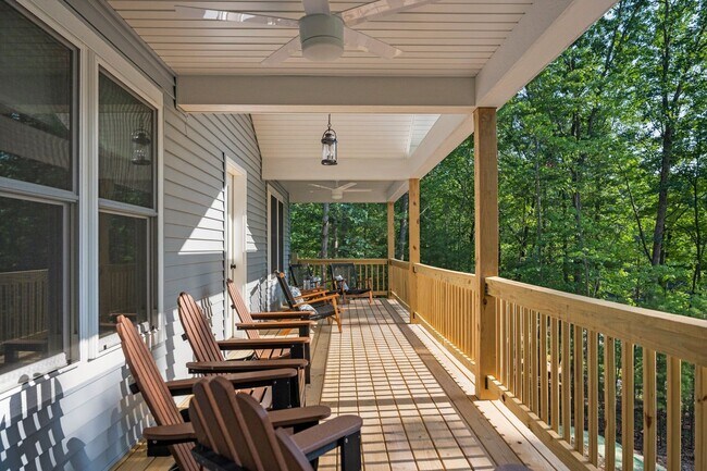 Building Photo - Tranquil Waters - Furnished Monthly Rental