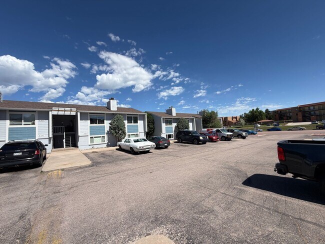 Building Photo - 4457 E Pikes Peak Ave