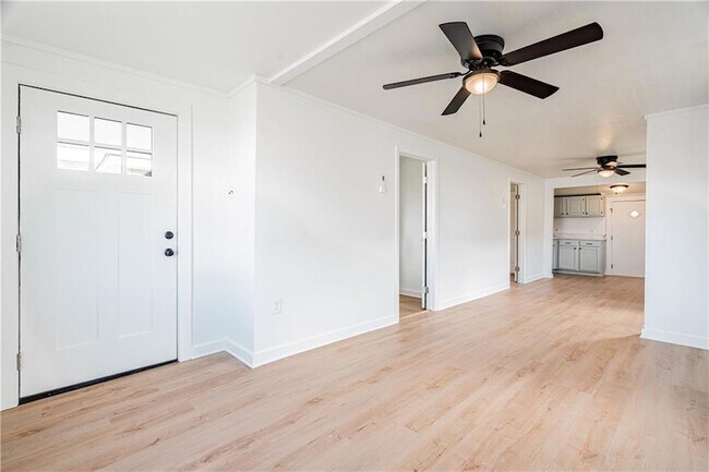 Building Photo - 805 Ave A