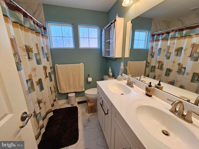 Building Photo - 1870 Boulder Dr