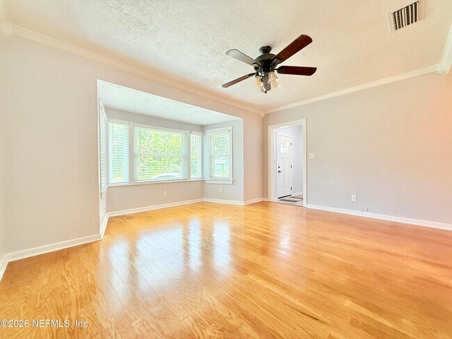 Building Photo - 1319 Azalea Dr