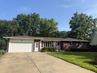 Building Photo - 112 Cottonwood Dr
