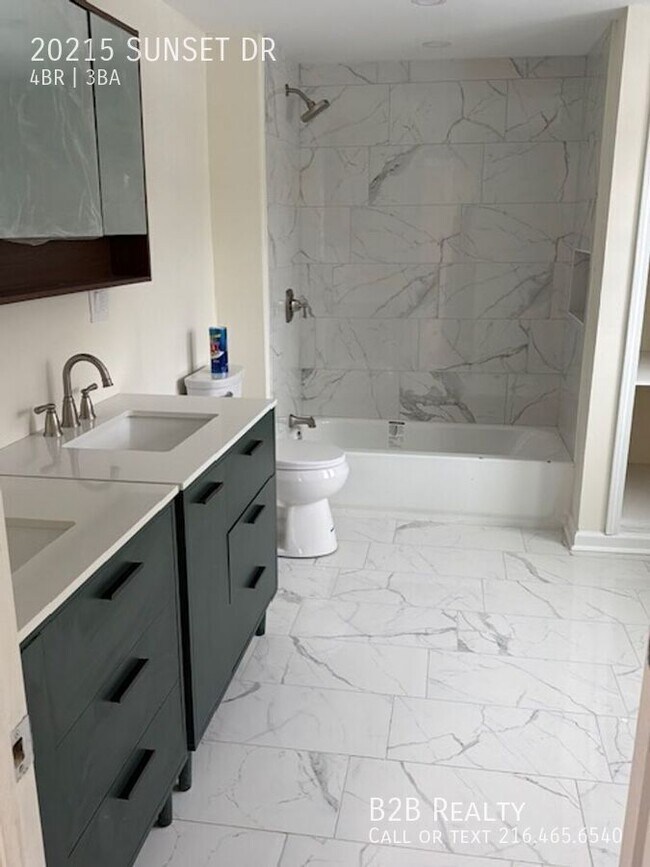 Building Photo - 20215 Sunset Dr