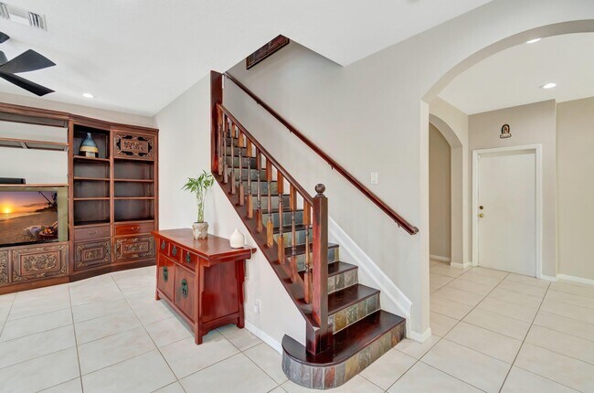 Building Photo - 6788 Hendry Dr