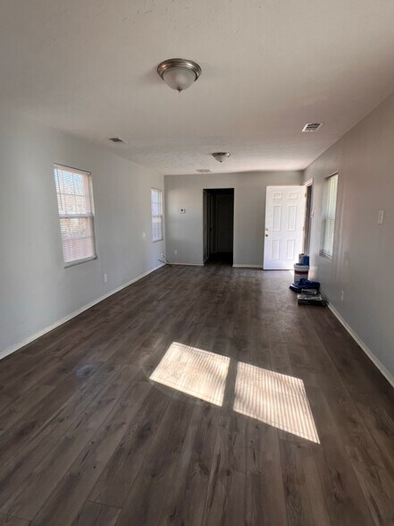 Building Photo - 3790 Barron Ave