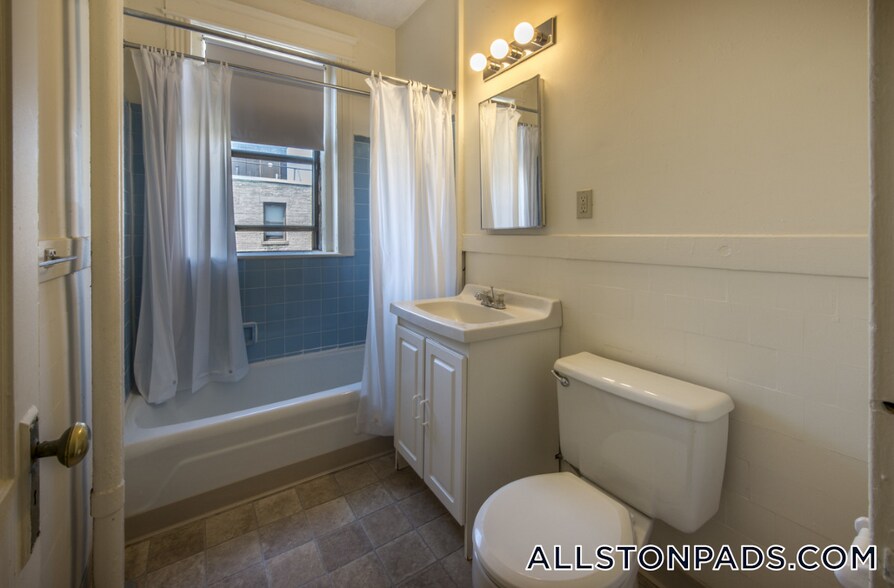 Building Photo - 1144 Commonwealth Ave