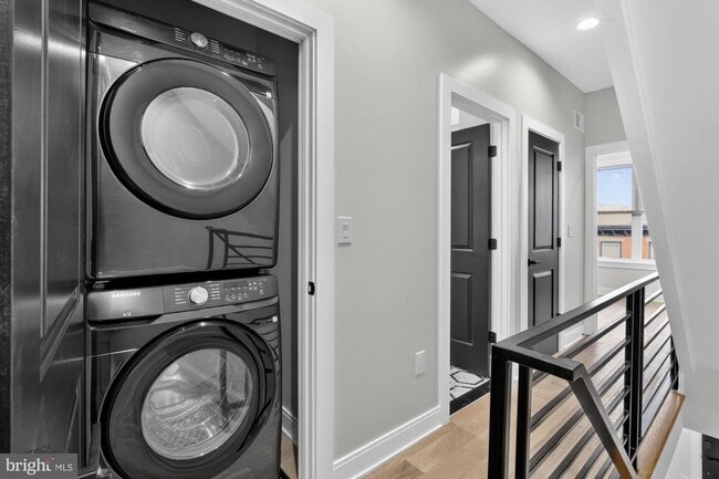 Building Photo - 2138 E Albert St