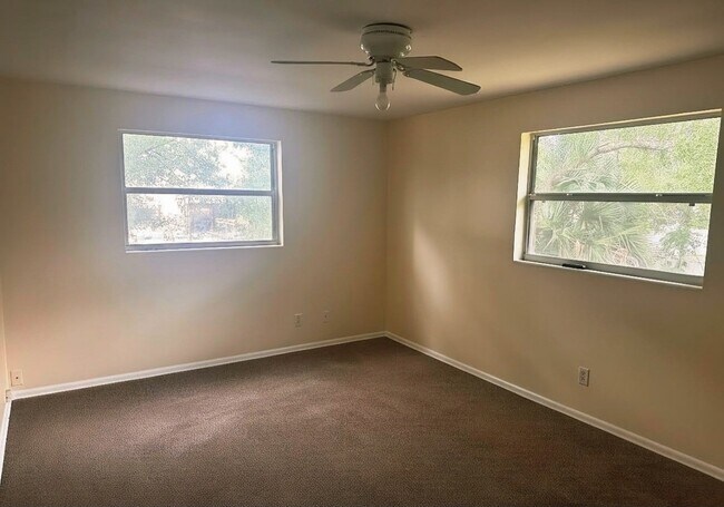 Building Photo - 6064 Longchamp Dr