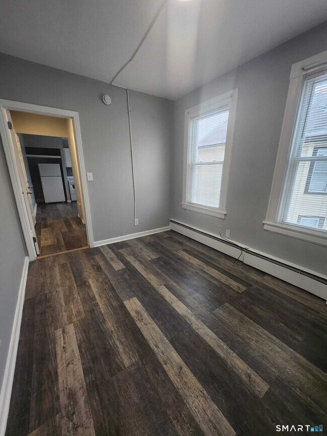 Building Photo - 22-24-24 Brown St