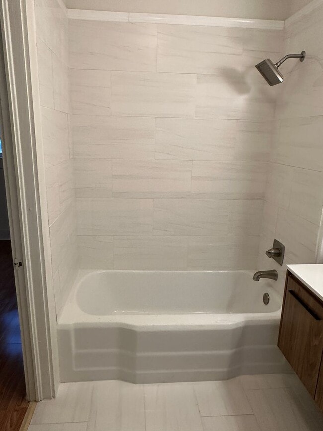 Building Photo - 1 Bed, 1 Bathroom Apartment in New Iberia!