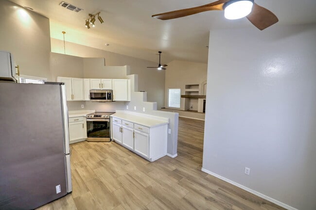 Building Photo - Smart East Side 3 Bedroom Home with EV cha...
