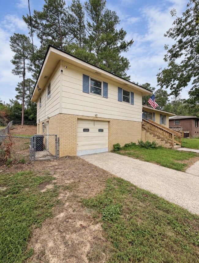 Building Photo - 1114 Terrace Cir