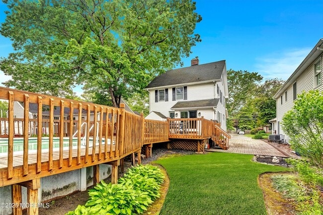 Building Photo - 370 E Main St