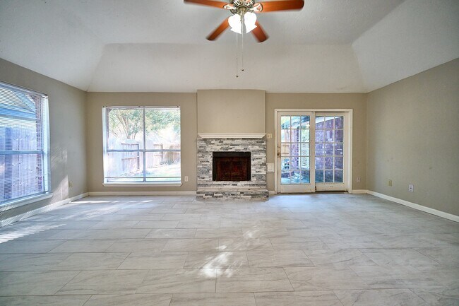 Building Photo - 2314 Pebbledowne Cir