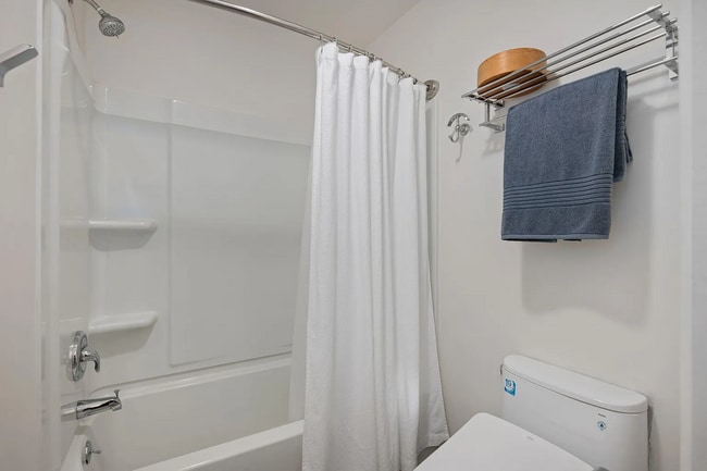 Building Photo - APT 71