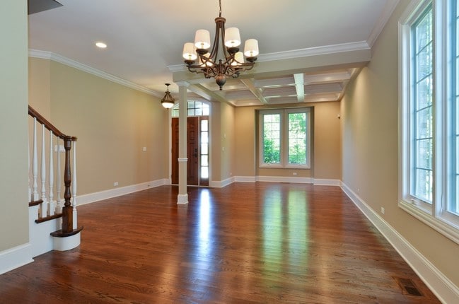 Building Photo - 123 Maple Ave