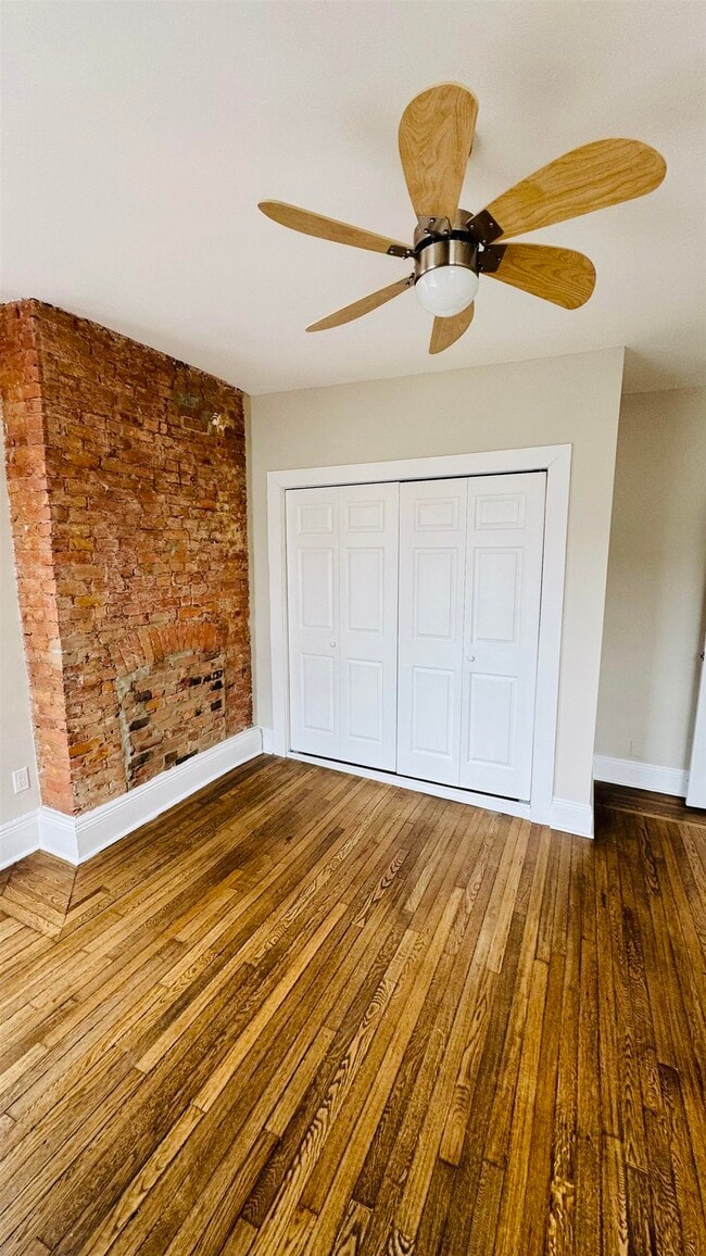 Building Photo - 682 Summit Ave