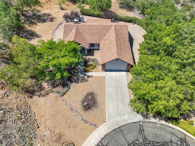 Building Photo - 3 Bedroom, 2 Bath, 2 Car Garage For Rent in Prescott!