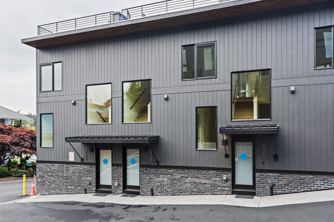 Building Photo - 614 5th Ave S