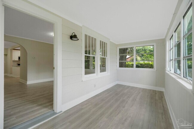 Building Photo - 1322 Wisteria Ave