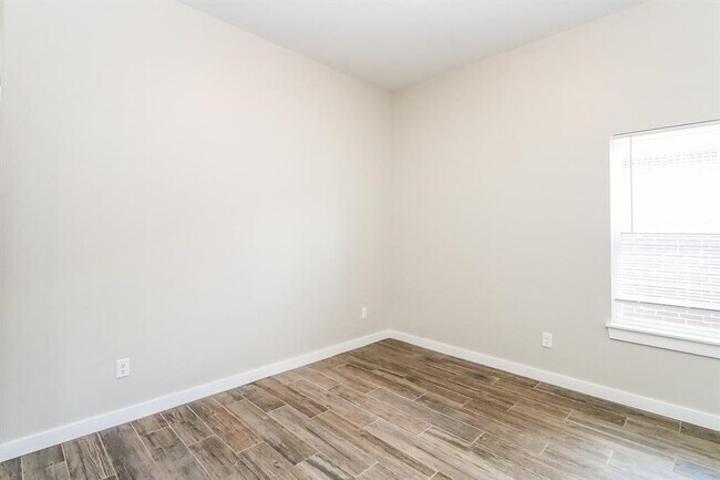 Building Photo - 11336 Paradise In Dr