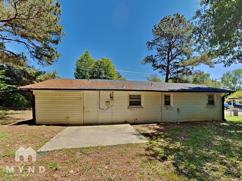 Building Photo - 9800 Fanny Brown Rd