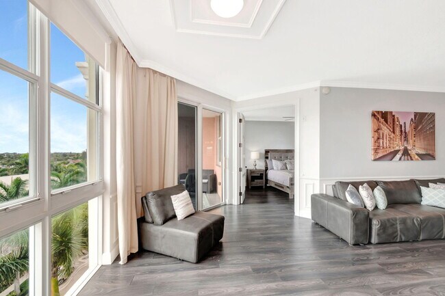 Building Photo - 804 E Windward Way