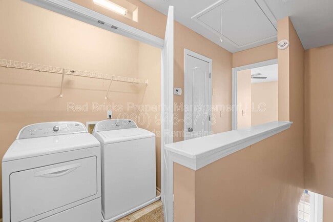 Building Photo - 12562 McGrath Dr