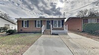 Building Photo - Cute 3-bedroom, 1 -bathroom Home - Recentl...