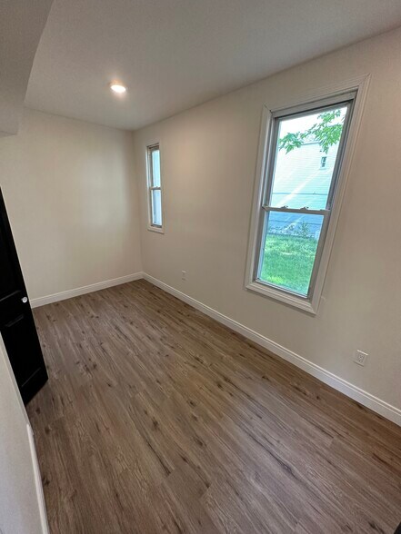 Building Photo - 2113 N Lorel Ave