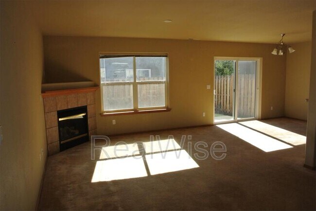 Building Photo - 2885 SW Indian Cir