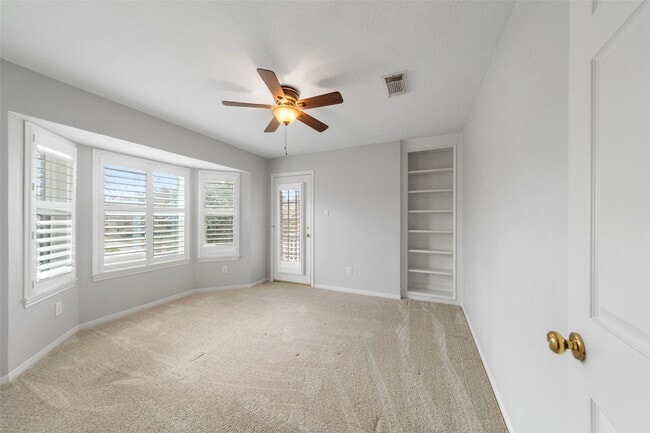 Building Photo - 1116 River Ct