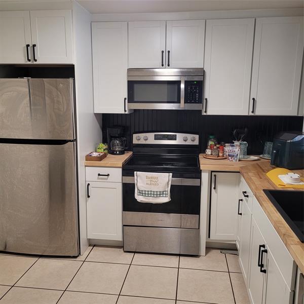 Building Photo - 7173 Orange Dr