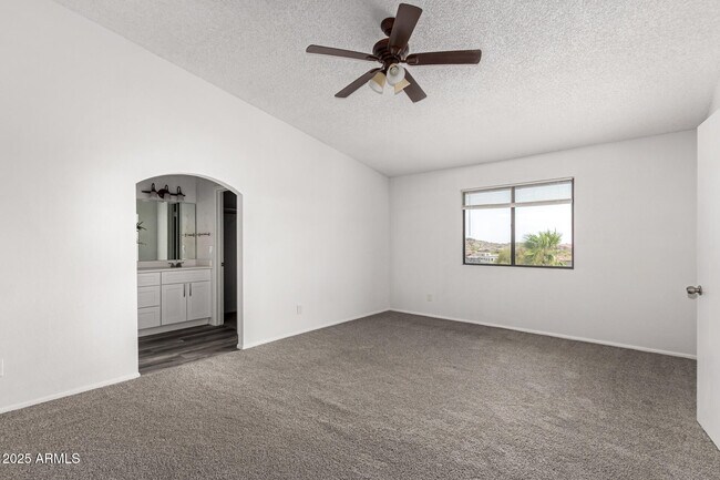 Building Photo - 15604 E Mustang Dr