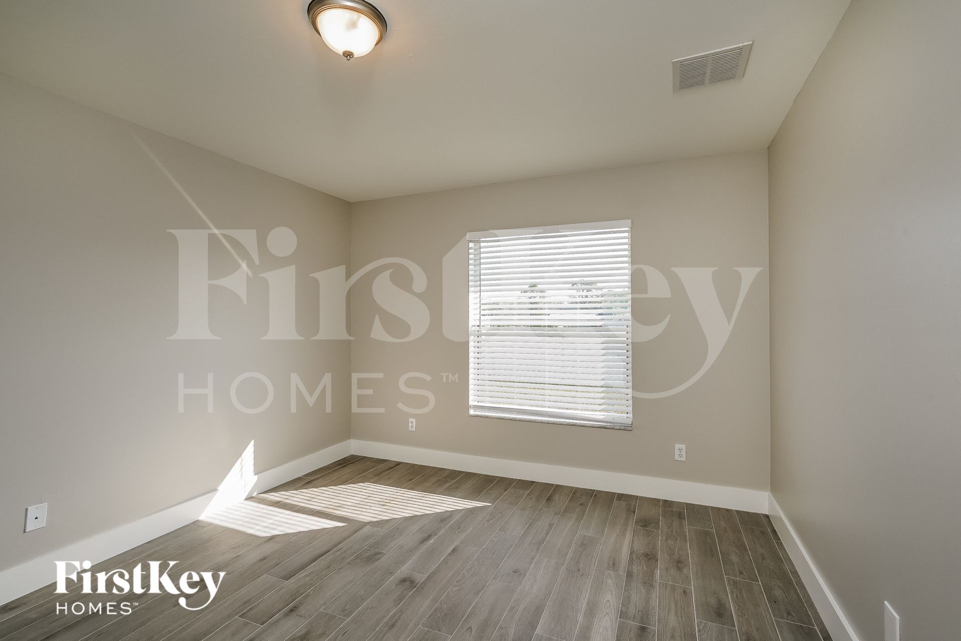 Building Photo - 2117 NE 23rd Ave