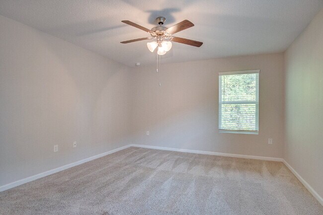 Building Photo - Lakeshore Preserve 3BR Home with Garage – Pet Friendly