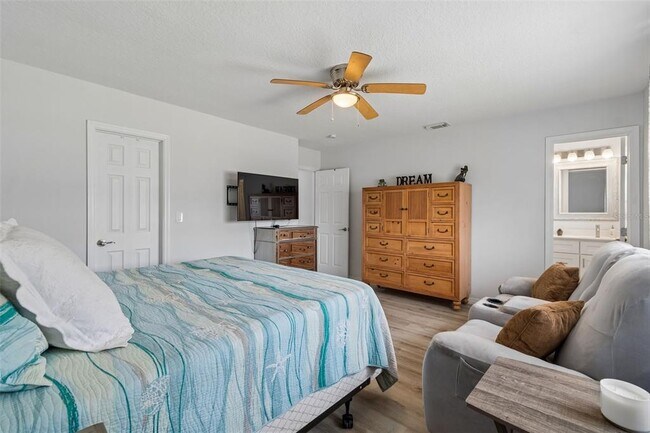 Building Photo - 5440 Leahy Ln