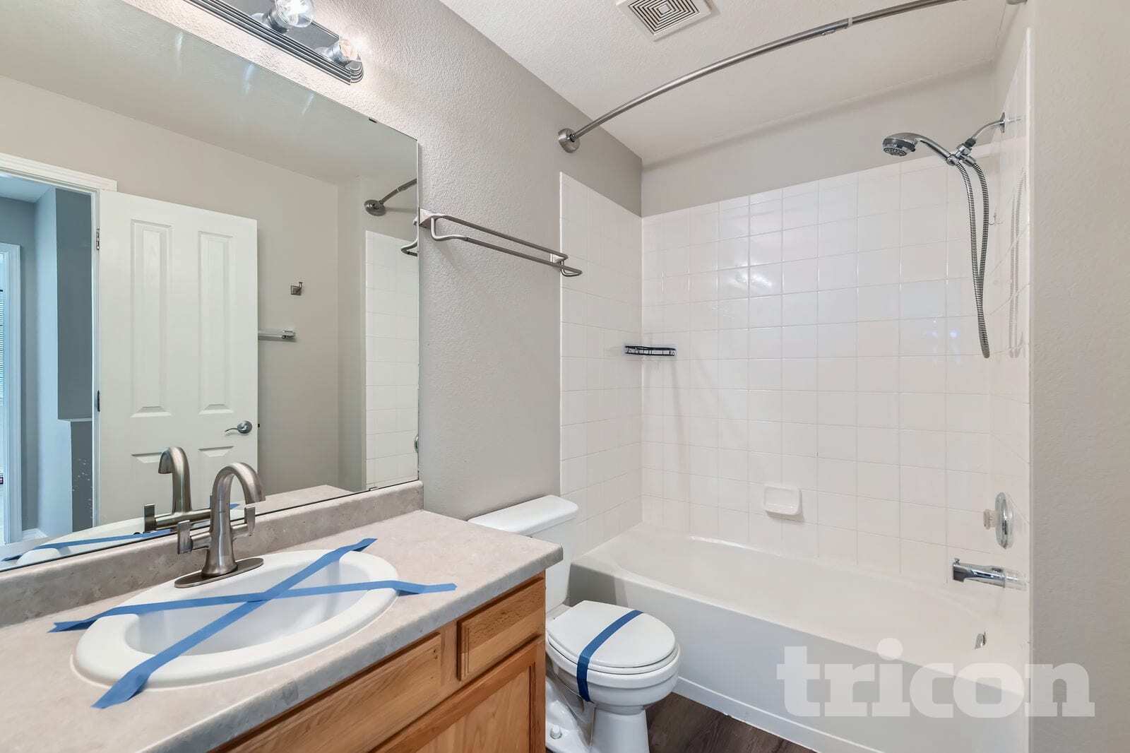 Building Photo - 13295 Holly St