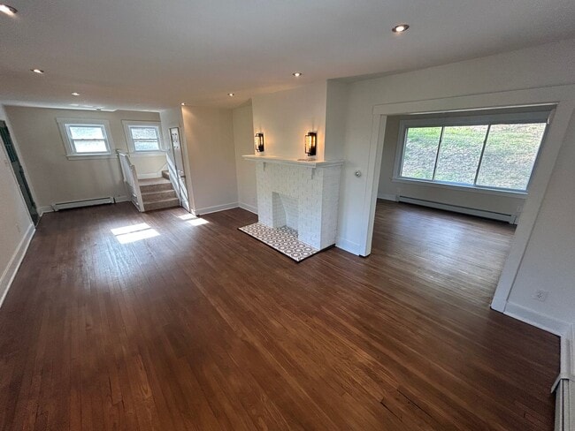 Building Photo - Private 3-Bedroom home in East Hills