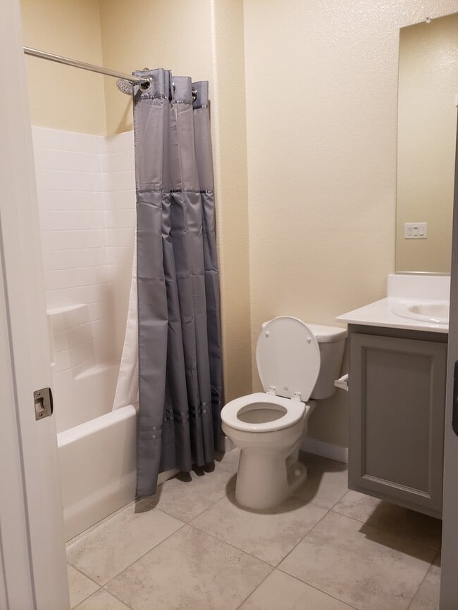 Building Photo - Beautiful Newer Development home!! In Elk ...