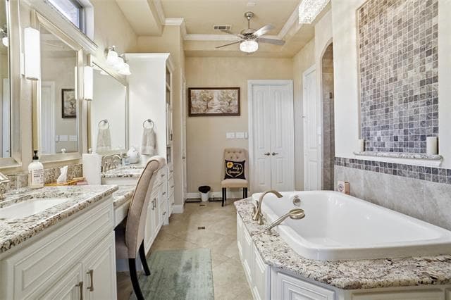 Building Photo - 5925 Terrace Oaks Ln