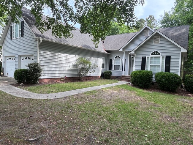 Building Photo - Lovely 4-Bedroom Home on Over Half an Acre!