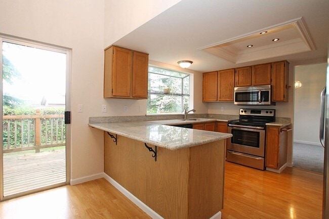 Building Photo - 4 Bedroom 2.5 Baths+ Bonus Home Office/ Woodinville $3850 per Month