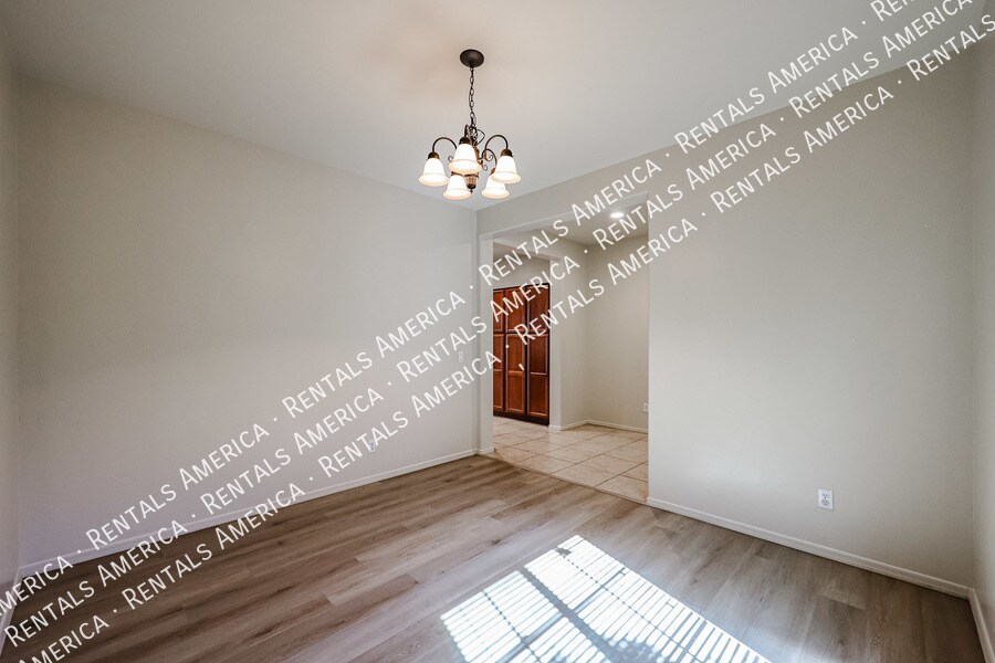 Building Photo - 3410 S Sunland Dr