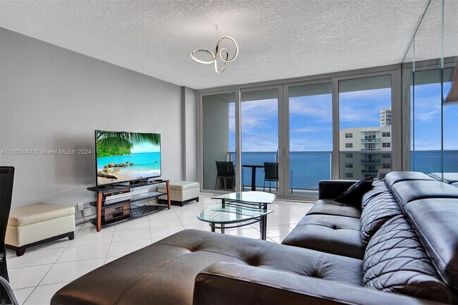 Building Photo - 3725 S Ocean Dr