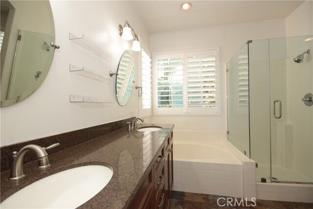 Building Photo - 108 Las Flores