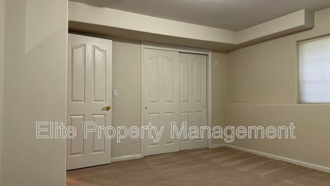 Building Photo - 761 S Laurue Dr