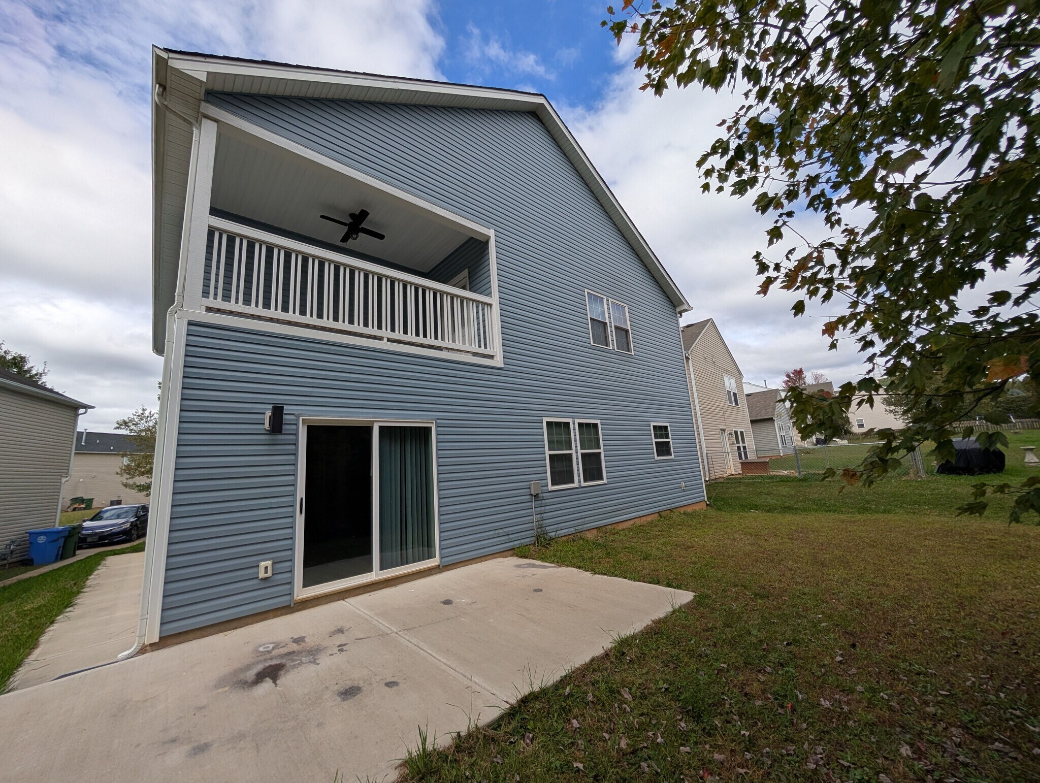 Building Photo - Room in House on Stone Mountain Dr